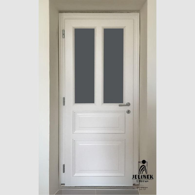 Masivní historické dveře