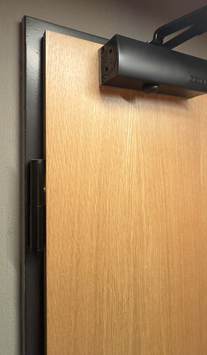 Dveře Sapeli do toaletních místností restaurace Špejle