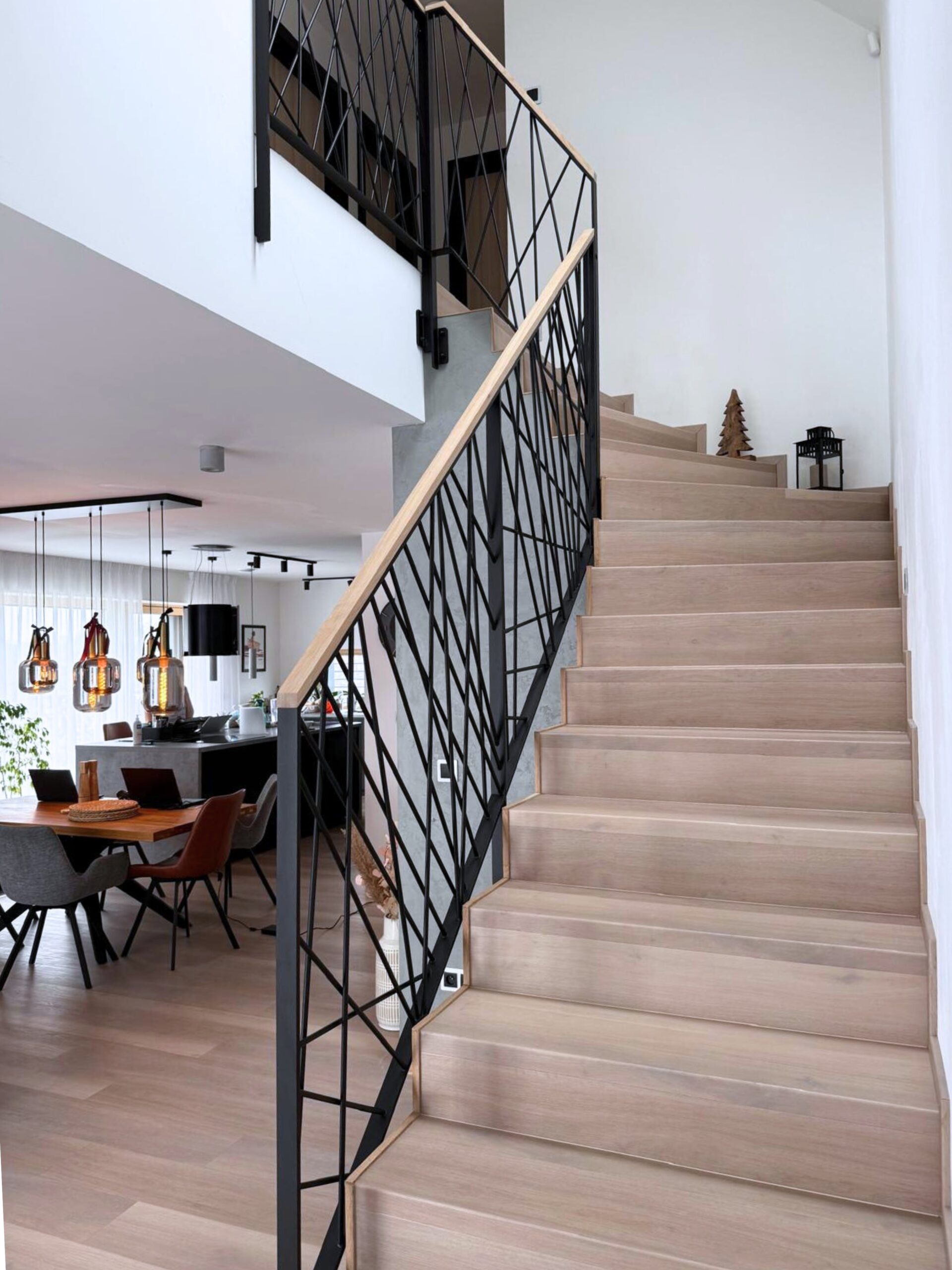 pavucinove-ocelove-zabradli-novy-design-2 Moderní pavučinové ocelové zábradlí od firmy JELÍNEK interiér s.r.o. v novém designovém provedení, vhodné pro schodiště i terasy.