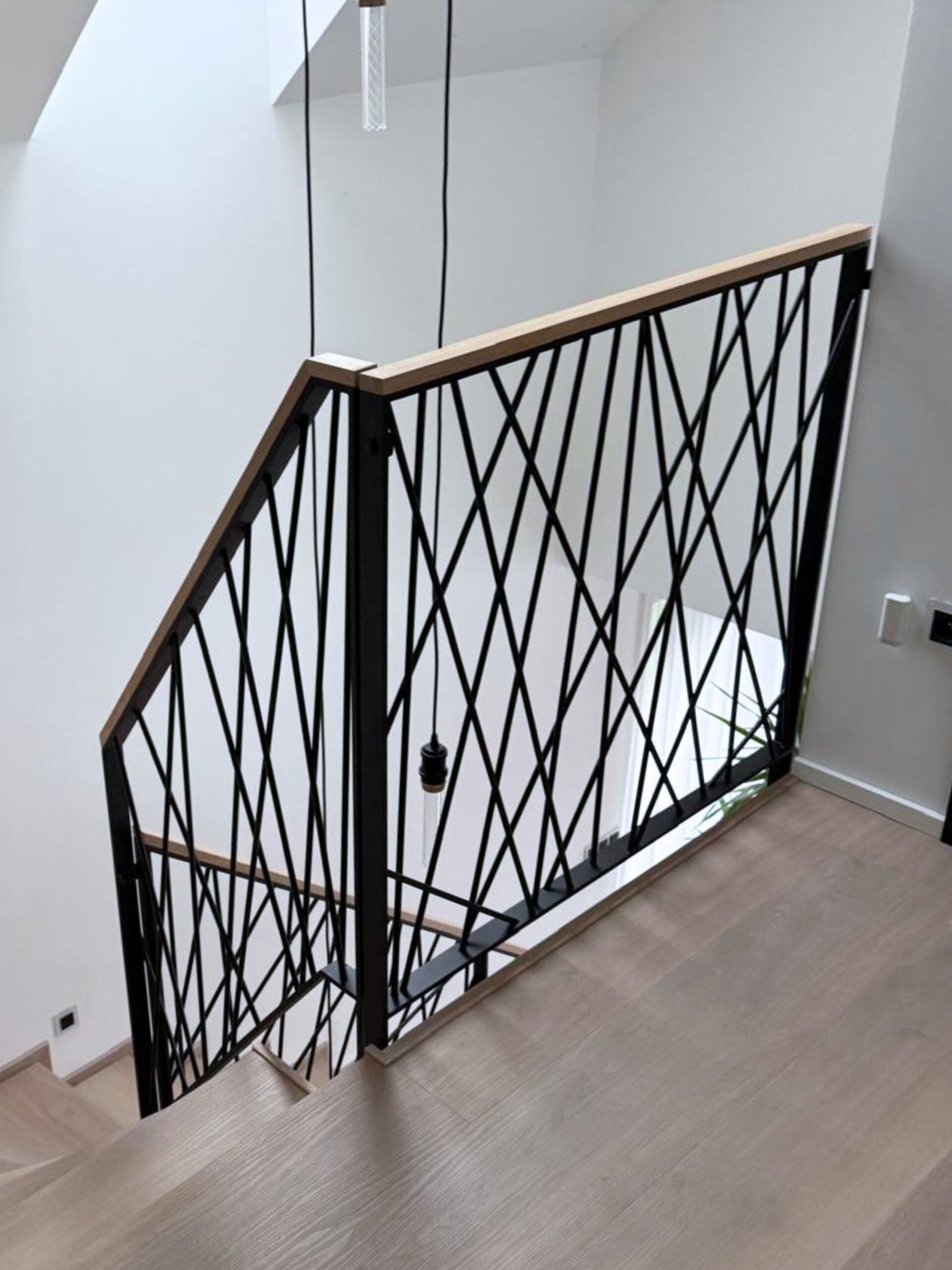 pavucinove-ocelove-zabradli-novy-design-4 Moderní pavučinové ocelové zábradlí od firmy JELÍNEK interiér s.r.o. v novém designovém provedení, vhodné pro schodiště i terasy.